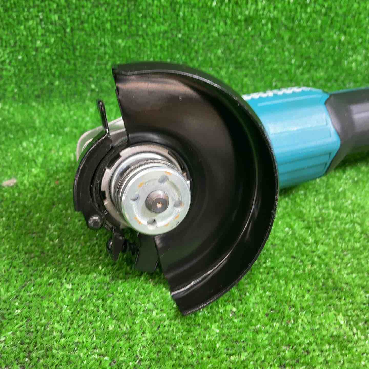 マキタ makita 100 mmコードレスディスクグラインダ GA 412 DZ