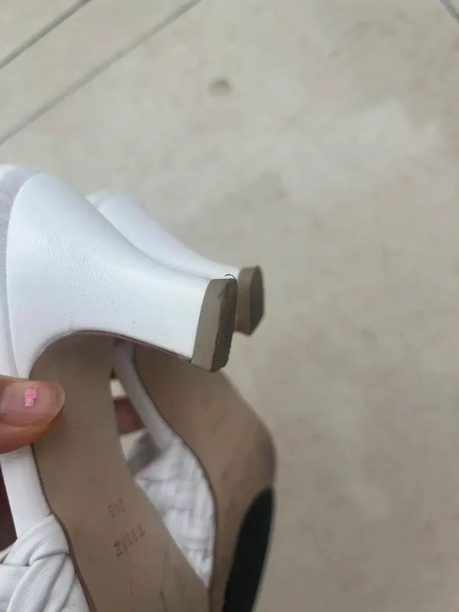 だったシューズ 245