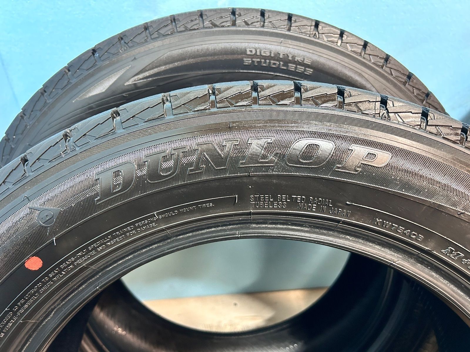 225 60 R 18 スタッドレス DUNLOP WINTER MAXX SJ 8 18インチ 4本セット NO 22 y