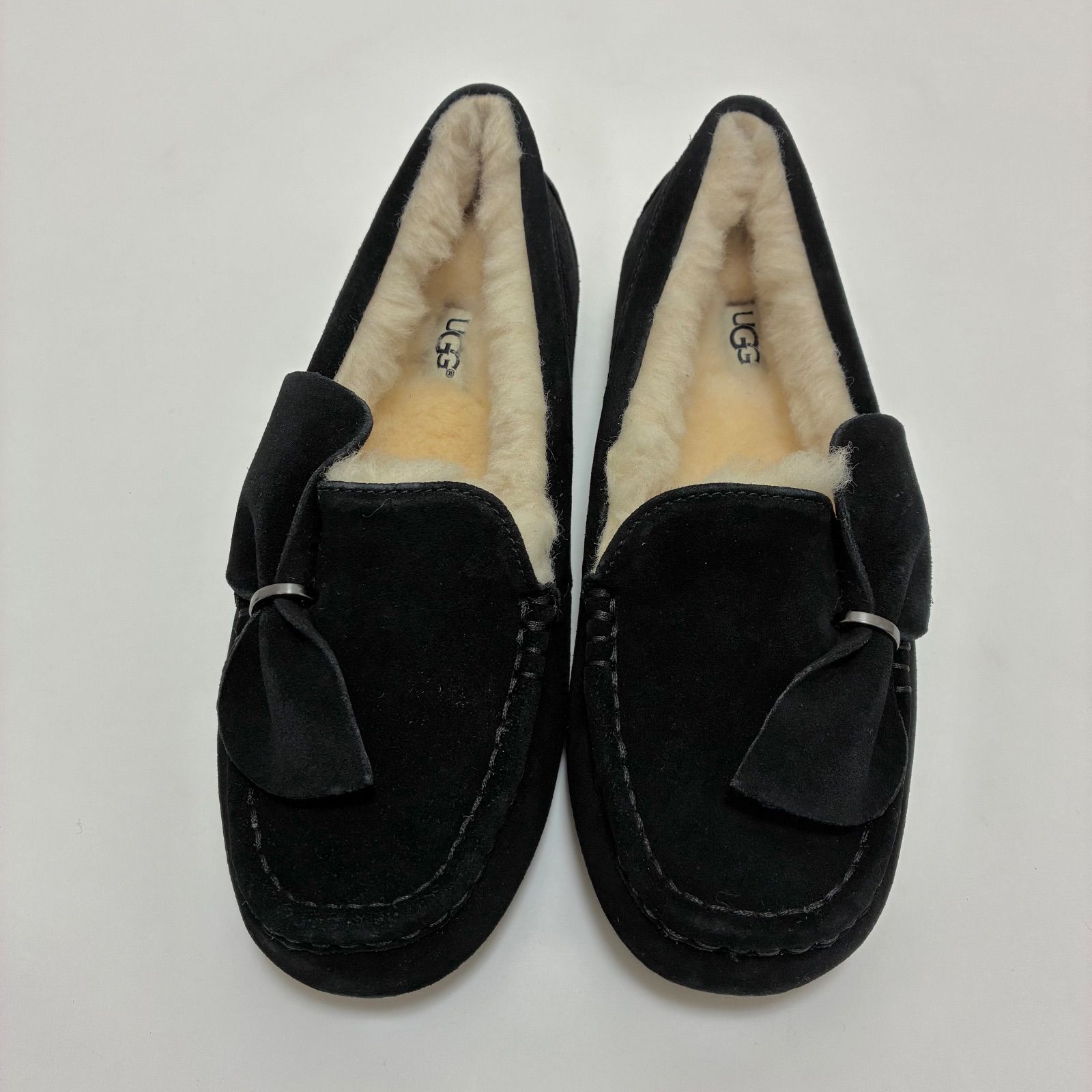 UGG アグ ︎W ANSLEY TWIST 26 cm ブラック 黒 アンスレー ツイスト リボン ドライビングシューズ ローファー