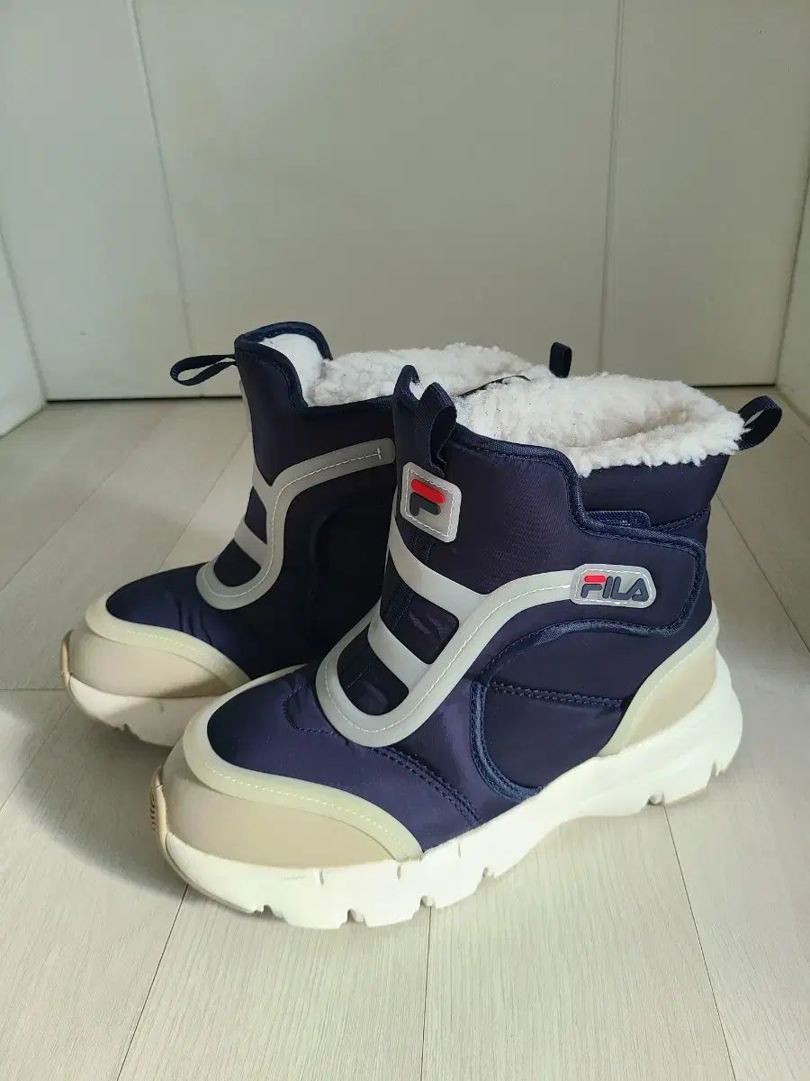 FILA フィラ ダウン ブーツ 220