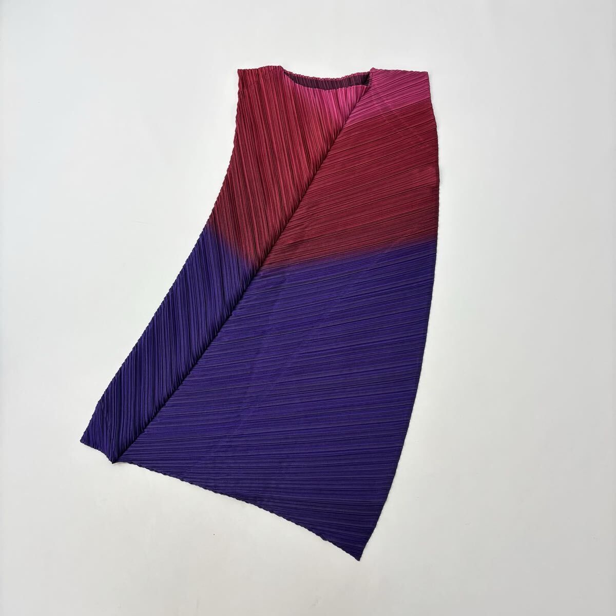 ISSEY MIYAKE イッセイミヤケ アシンメトリー プリーツ グラデーション ワンピース サイズ 2 712-0160