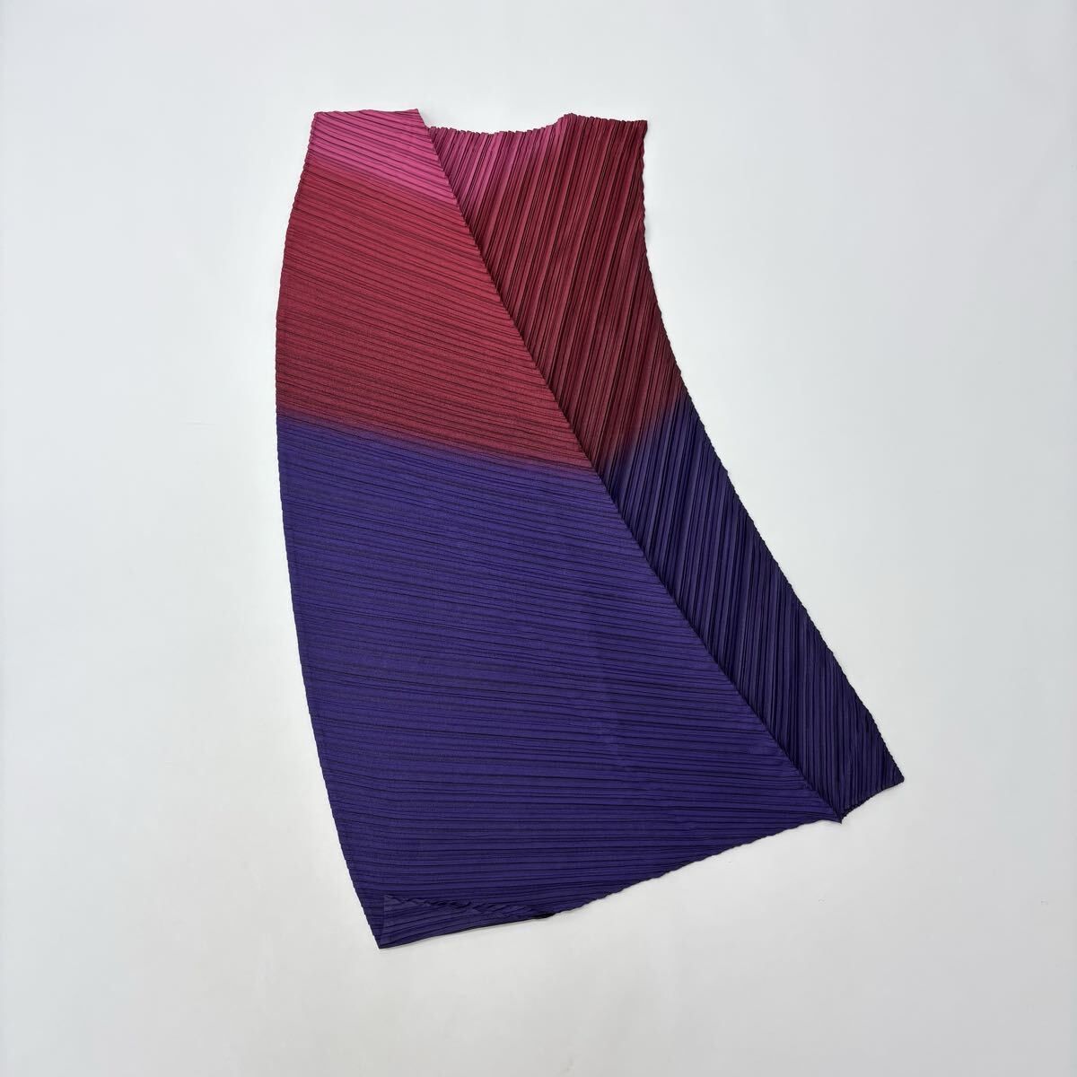 ISSEY MIYAKE イッセイミヤケ アシンメトリー プリーツ グラデーション ワンピース サイズ 2 712 0160