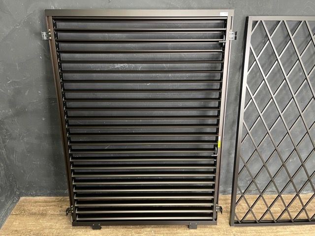 アルミ面格子 丸忠 可変格子 防犯用格子 可動式ルーバー 約 ×6.5 cm 515147