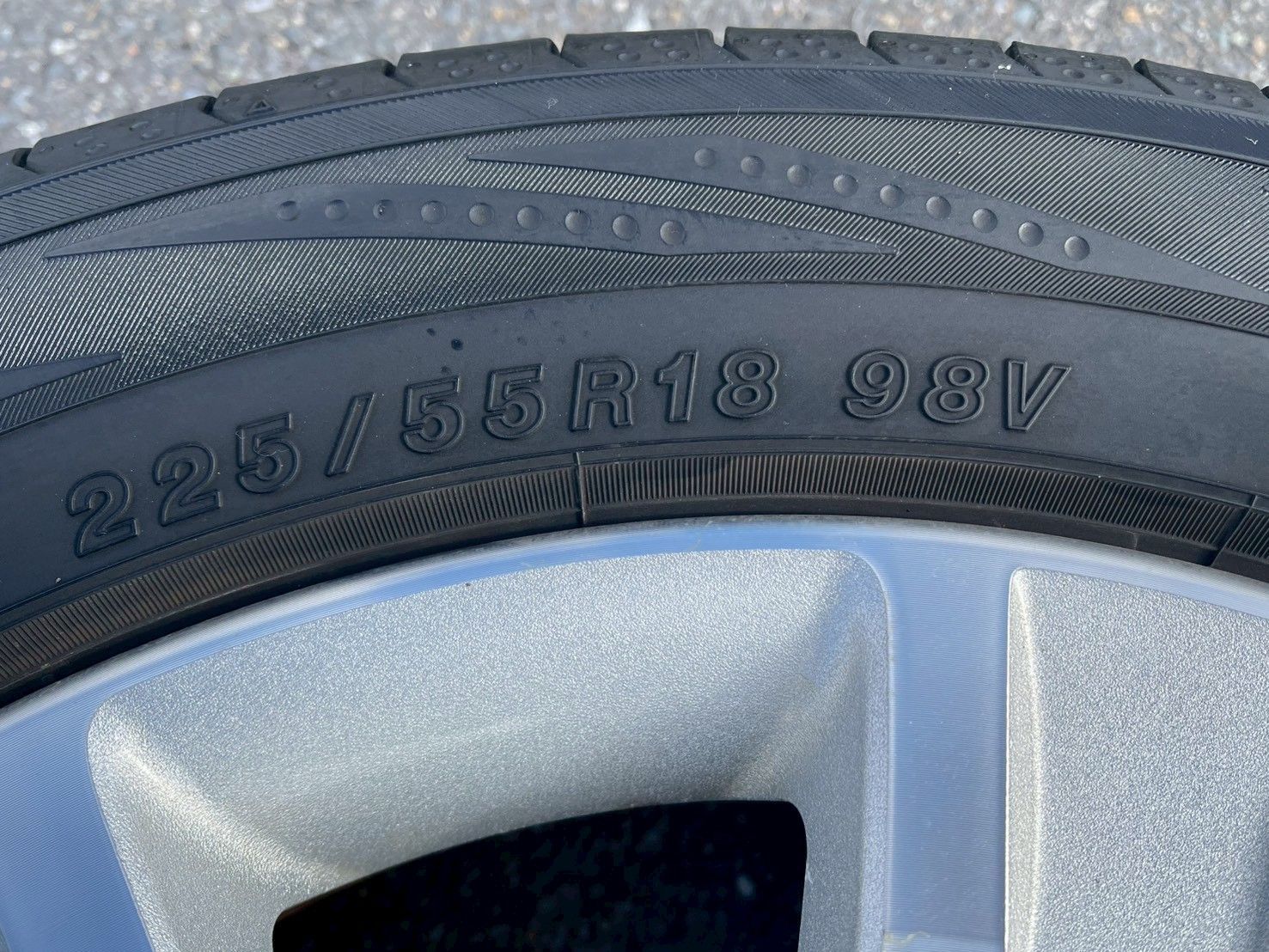  ㊱ デリカD 5 18インチアルミホイールタイヤセット みです 18インチ タイヤ ホイールセット