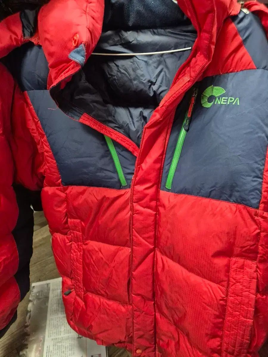 USED古着(ユーズドフルギ) {{MEDALLION}} USA製 CWA LOCAL 13000 フロントプリントクルーネックスウェット メンズ  XL【中古】【ブランド古着バズストア】 ユーズドフルギ USED古着 {{MEDALLION}} USA製 CWA LOCAL 13000