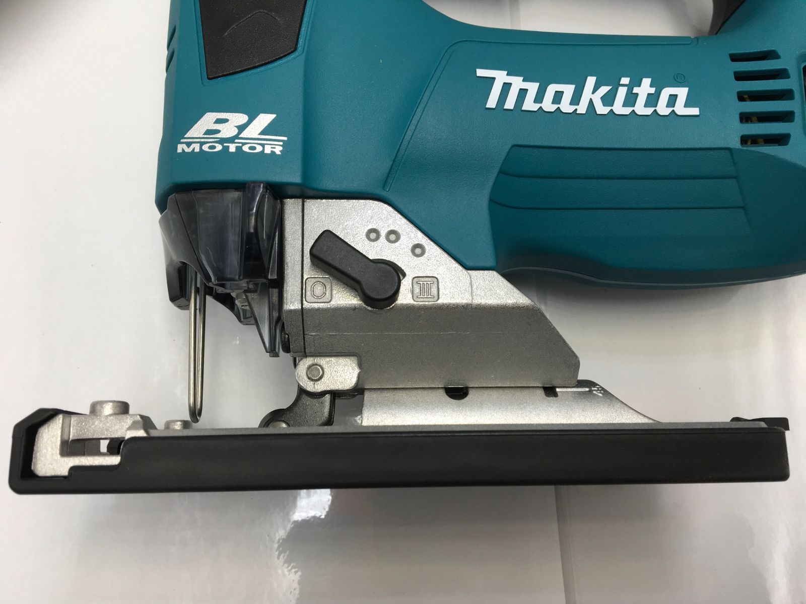 Makita マキタ 18 v充電式ジグソー エコツー M 02