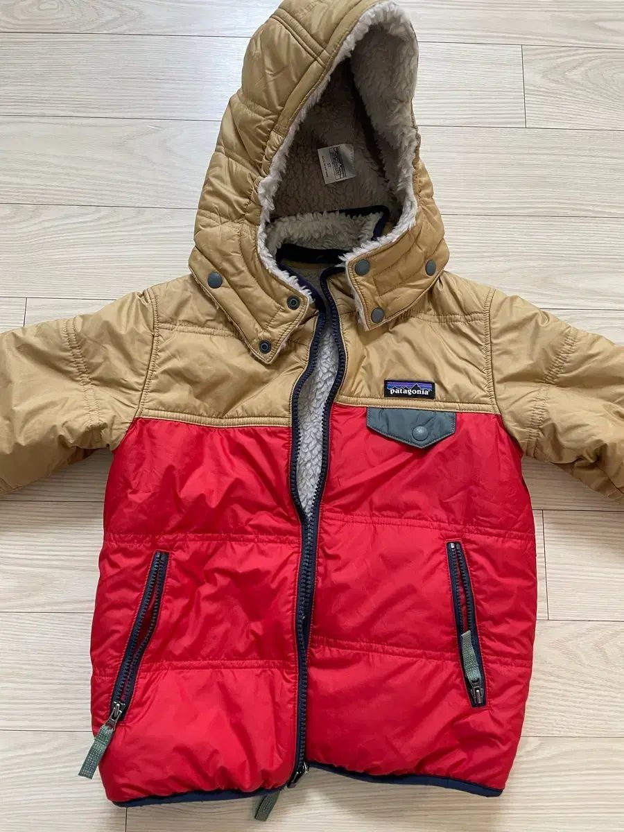 パタゴニア キッズ リバーシブル トリブルス フーディ