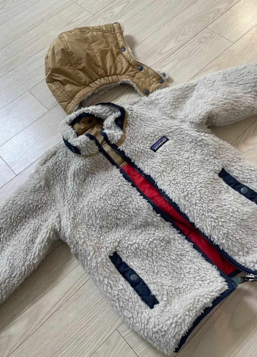 パタゴニア キッズ リバーシブル トリブルス フーディ