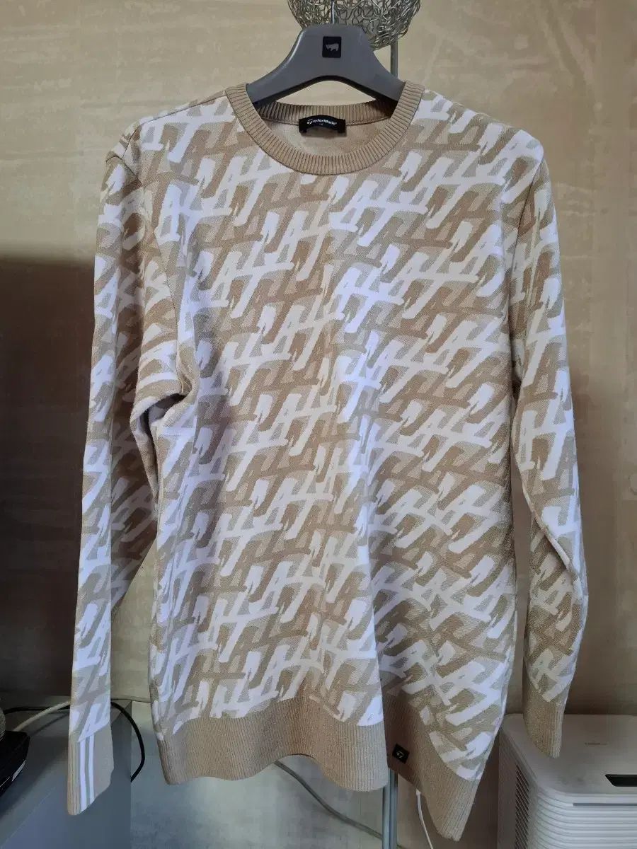 テーラーメイド パータン ラウンドネック ニット