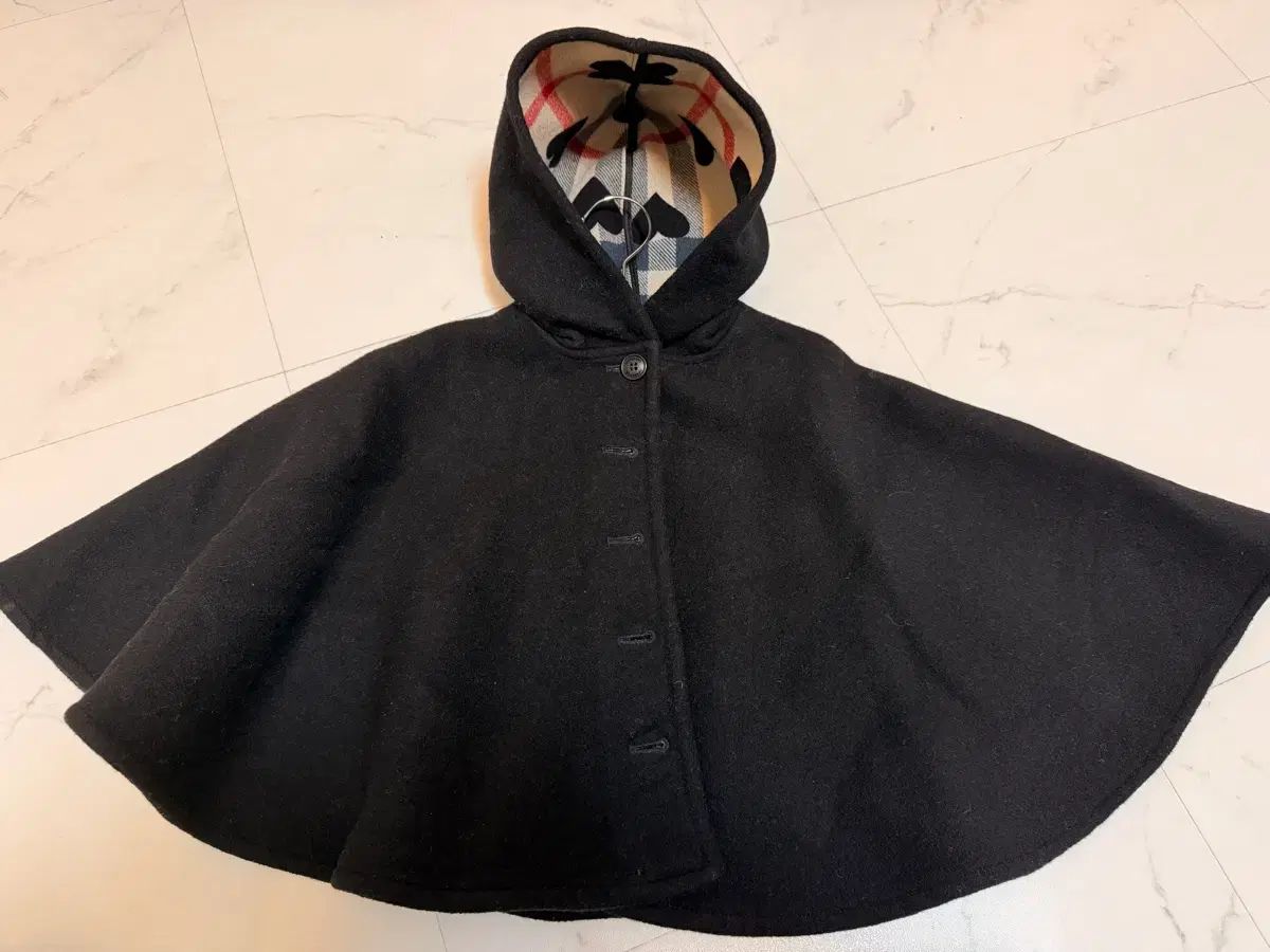 バーバリー キッズ フーデッドケープ ブラック 版 ポンチョ L