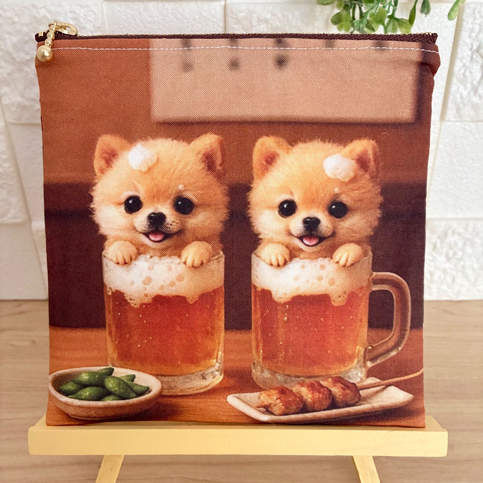 両面パネル フラットポーチ 犬 ポメラニアン ビール - メルカリ