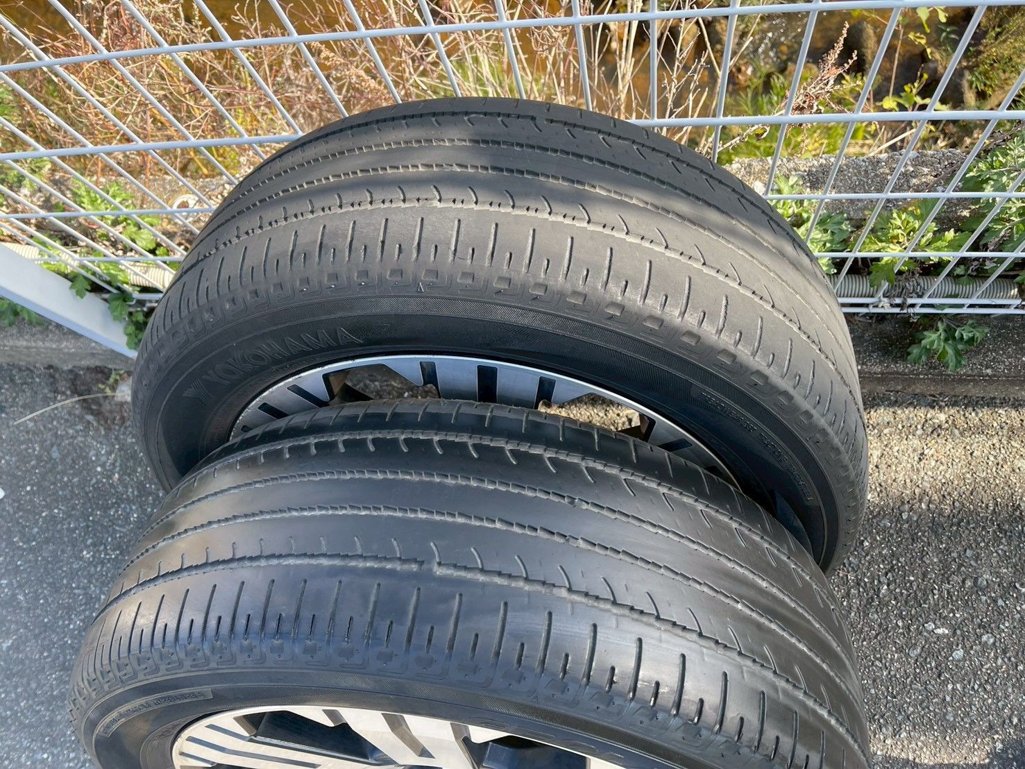 新型デリカメッキホイール入荷 タイヤセット