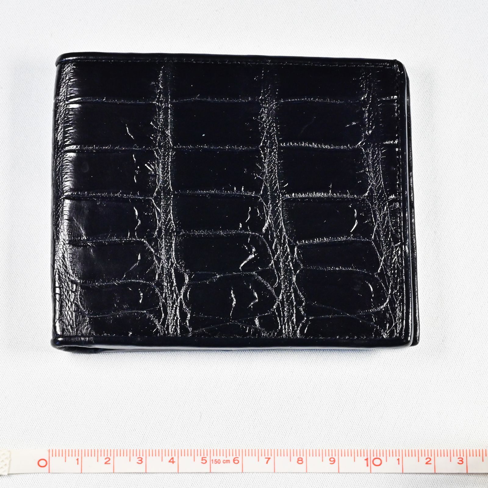 黒の クロコダイル二つ折り財布 シャイニングレザー 金運アップ風水付き 上質コンパクト財布