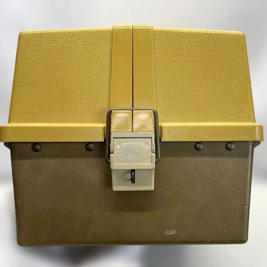 PLANO 8106 タックルボックス6段 両開き 1976～77年製 マスタード×ブラウン プラノ OLD オールドタックルボックス ヴィンテージタックルボックス 釣り フィッシング ルアーやワーム等の釣り具の収納や整理に【現状品】