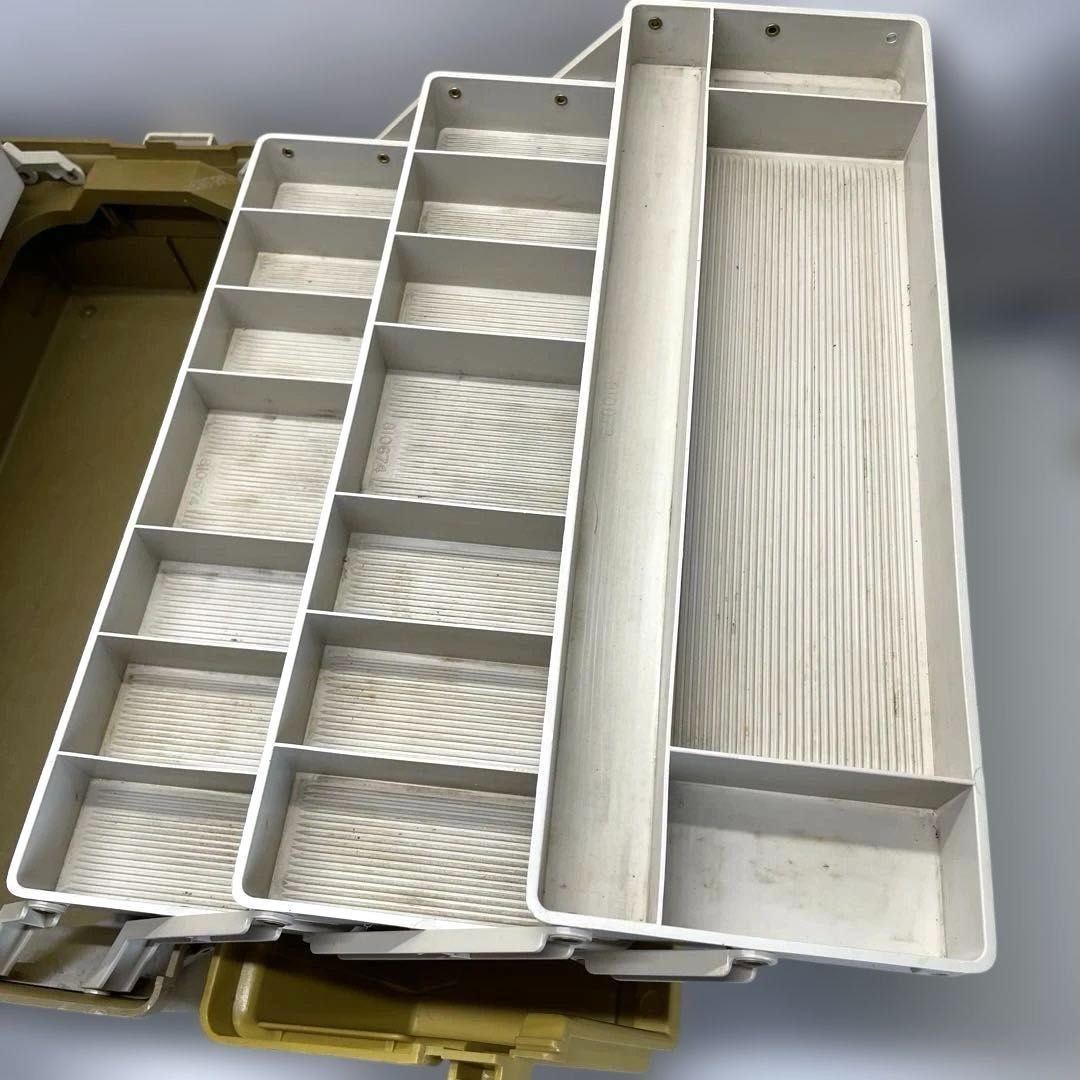 PLANO 8106 タックルボックス6段 両開き 1976～77年製 マスタード×ブラウン プラノ OLD オールドタックルボックス ヴィンテージタックルボックス 釣り フィッシング ルアーやワーム等の釣り具の収納や整理に【現状品】