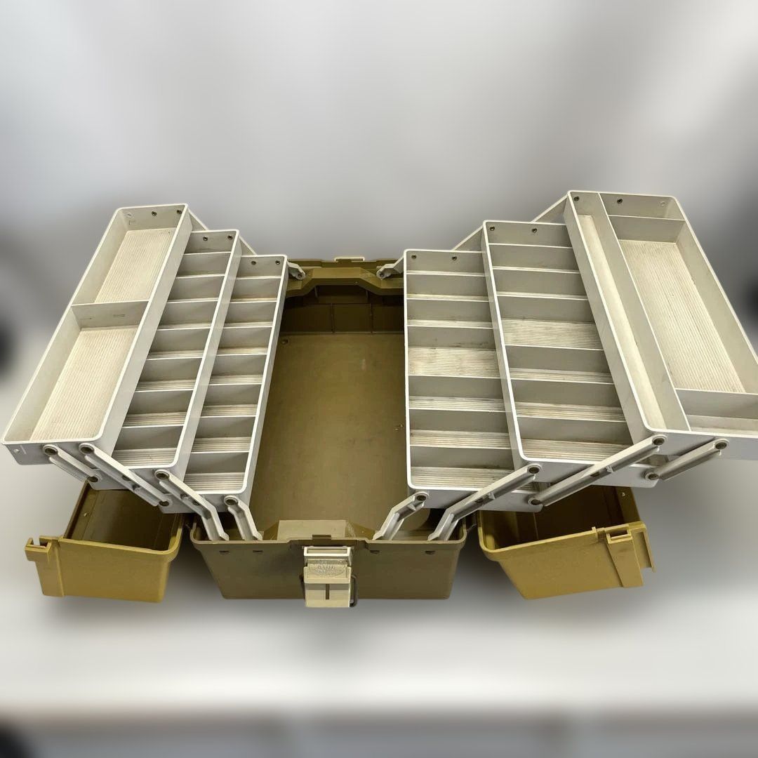 PLANO 8106 タックルボックス6段 両開き 1976～77年製 マスタード×ブラウン プラノ OLD オールドタックルボックス ヴィンテージタックルボックス 釣り フィッシング ルアーやワーム等の釣り具の収納や整理に【現状品】