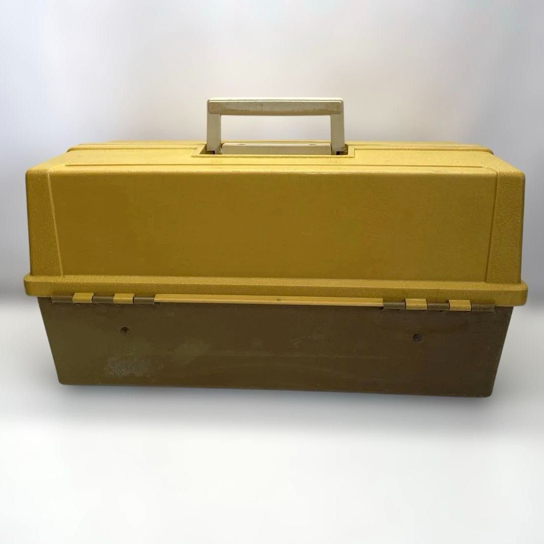 PLANO 8106 タックルボックス6段 両開き 1976～77年製 マスタード×ブラウン プラノ OLD オールドタックルボックス ヴィンテージタックルボックス 釣り フィッシング ルアーやワーム等の釣り具の収納や整理に【現状品】