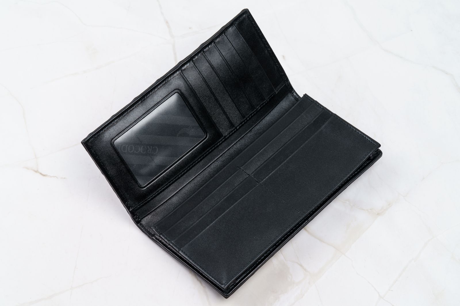 クロコダイルの黒が宿す財運と品格｜薄型シャイニングクロコダイル長財布