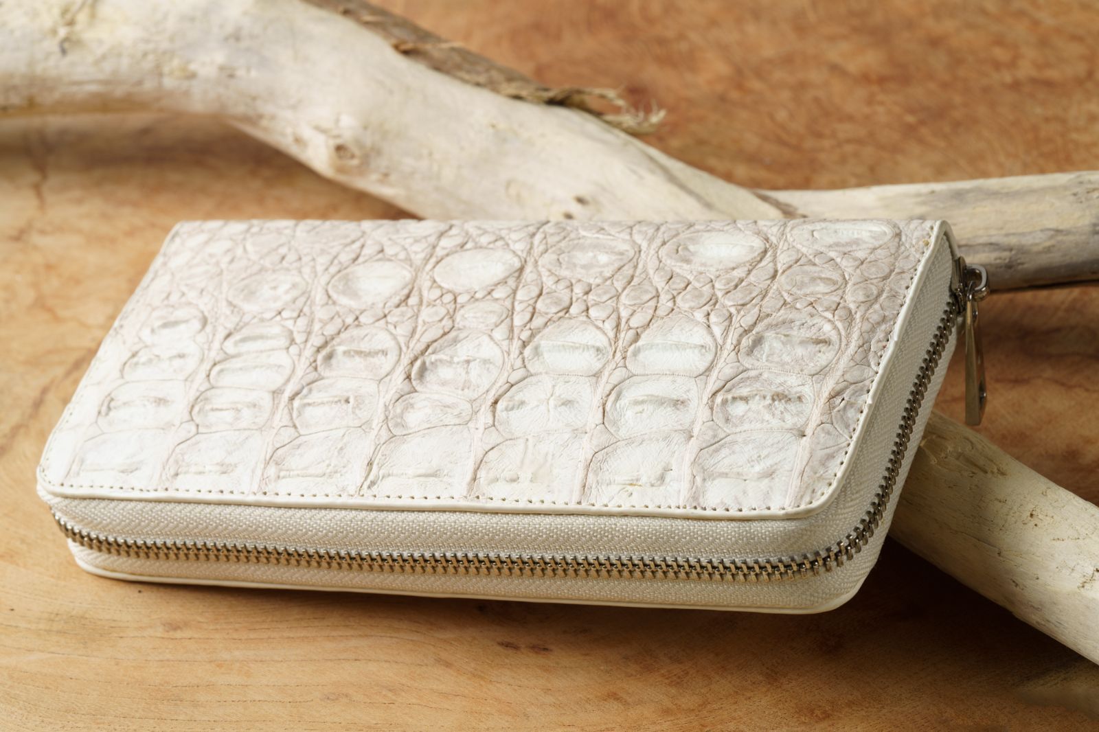 ヒマラヤ クロコダイルラウンドファスナー長財布｜金運アップ 浄化