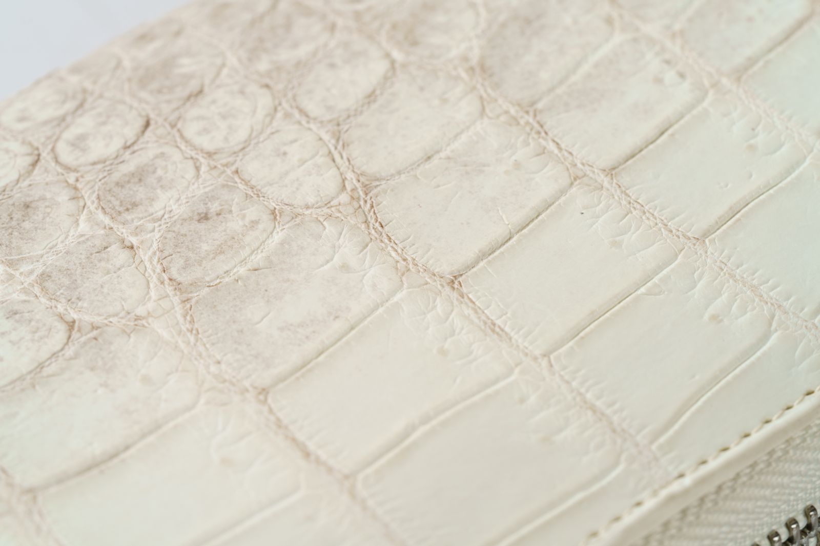 クロコダイルラウンドファスナー長財布｜金運アップ 浄化