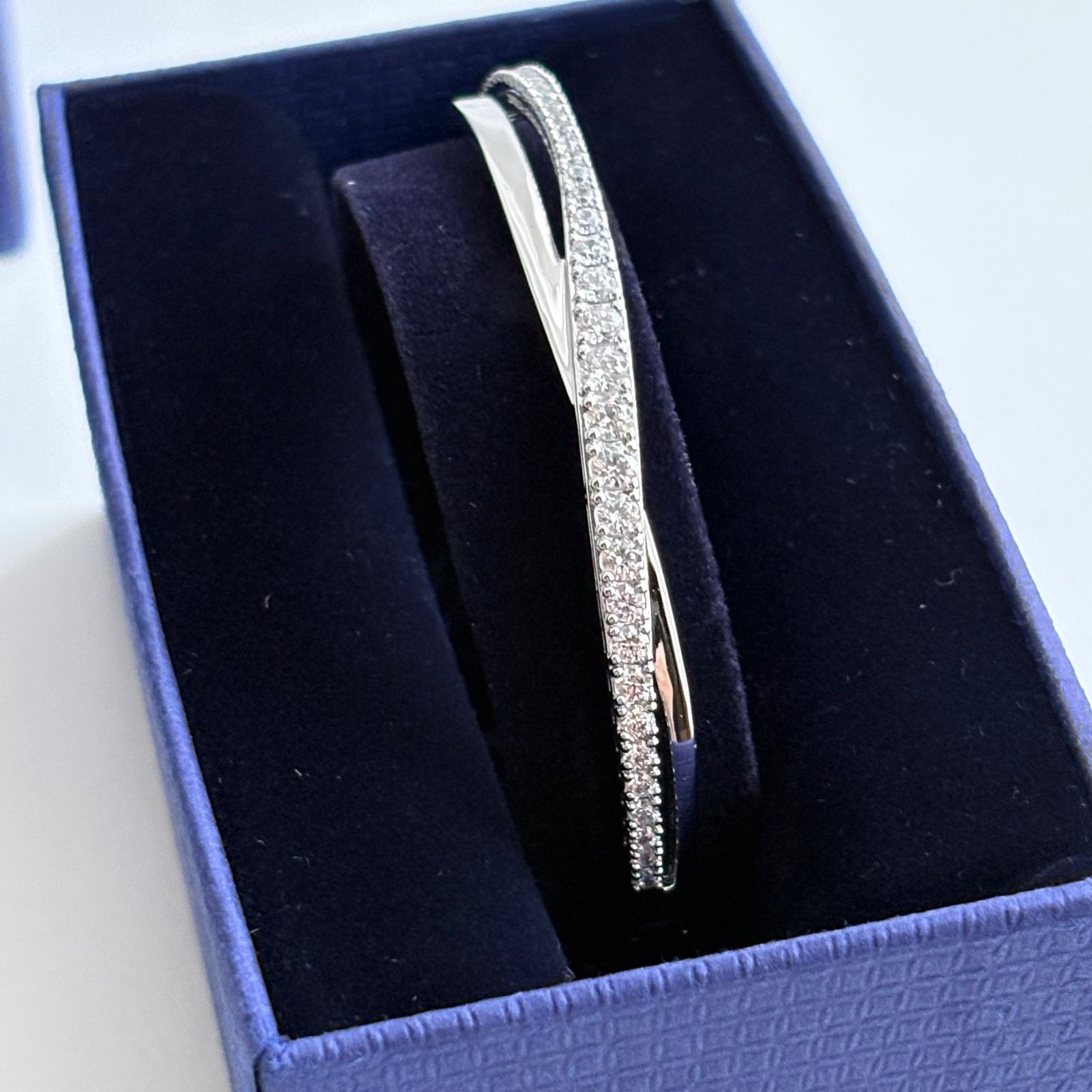 極美品》SWAROVSKI スワロフスキー Twist Rows ブレスレット バングル