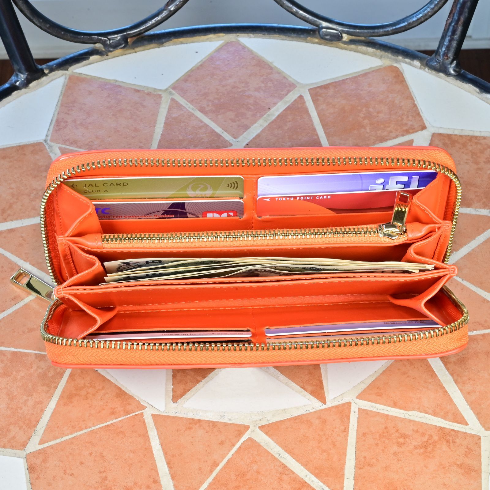 クロコダイル背革ラウンドファスナー長財布 上質大容量設計