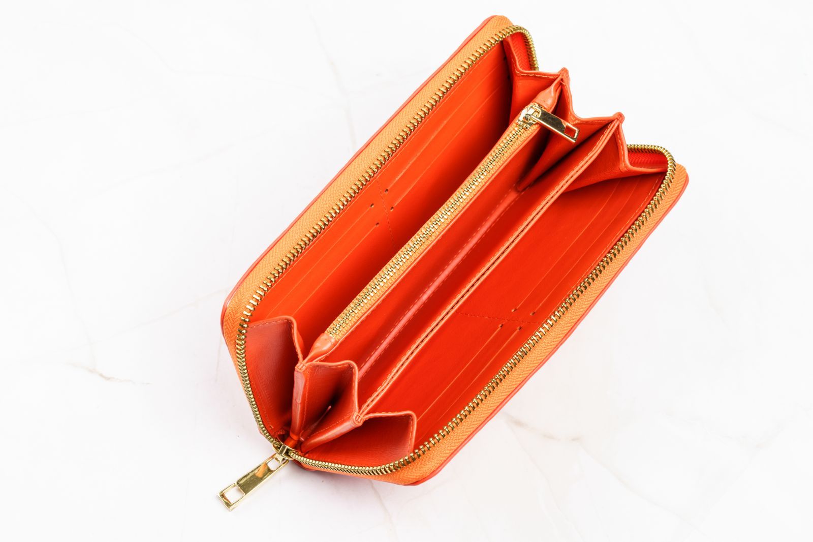 クロコダイル背革ラウンドファスナー長財布 上質大容量設計