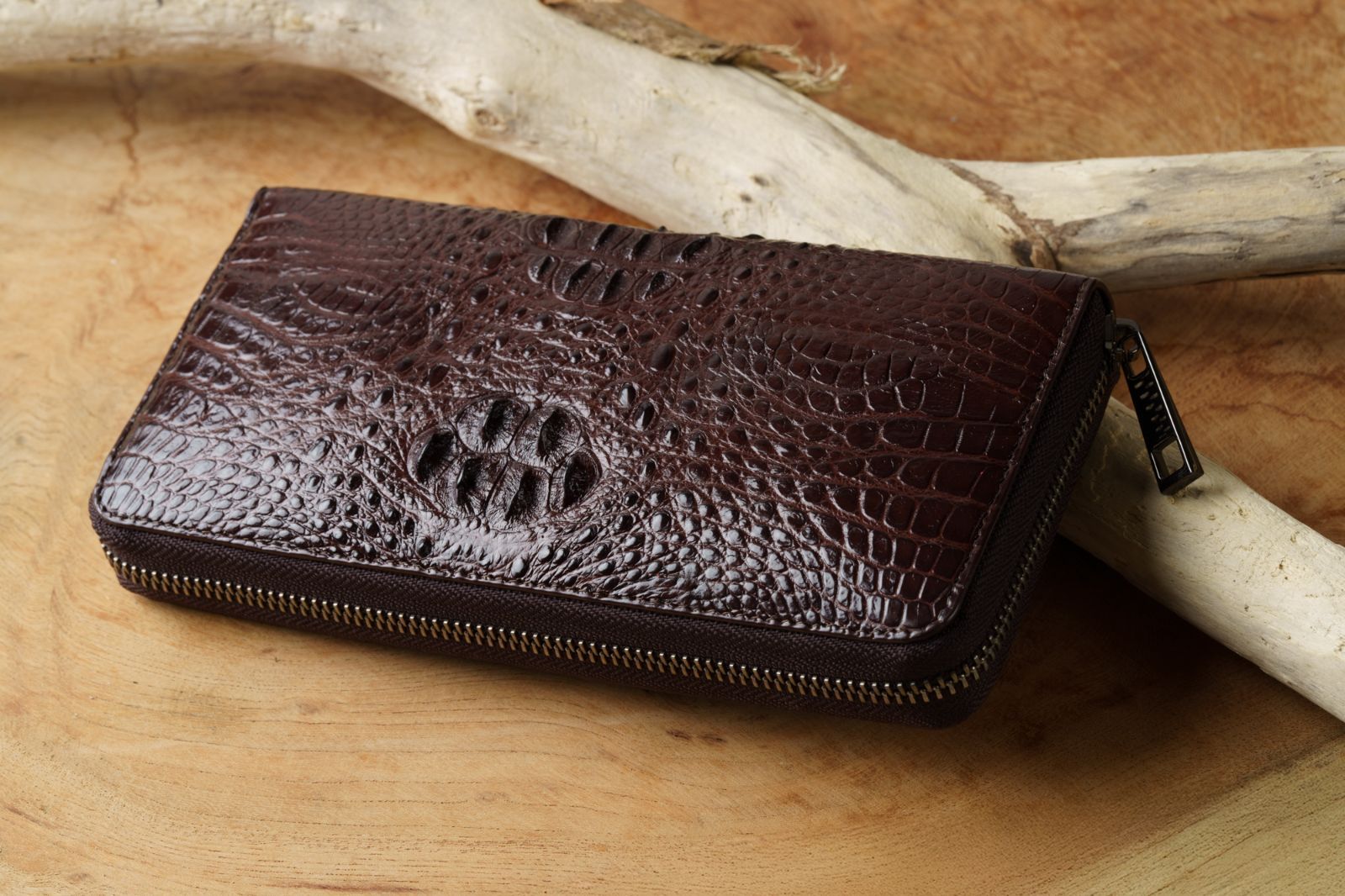 富と品格を手元に宿す｜クラウン背革ブラウン