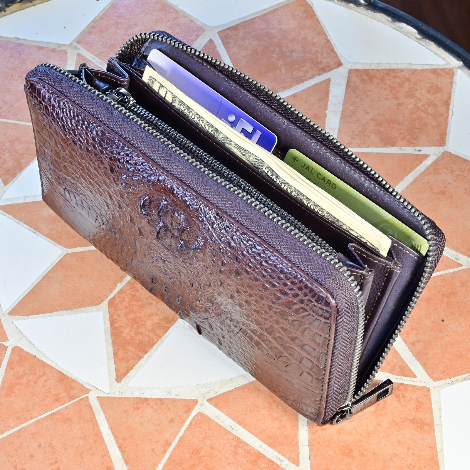 富と品格を手元に宿す｜クラウン背革ブラウン