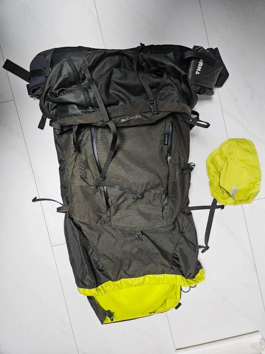 THULE スーリー ガイドポスト 85 L メンズ バックパッキングリュック