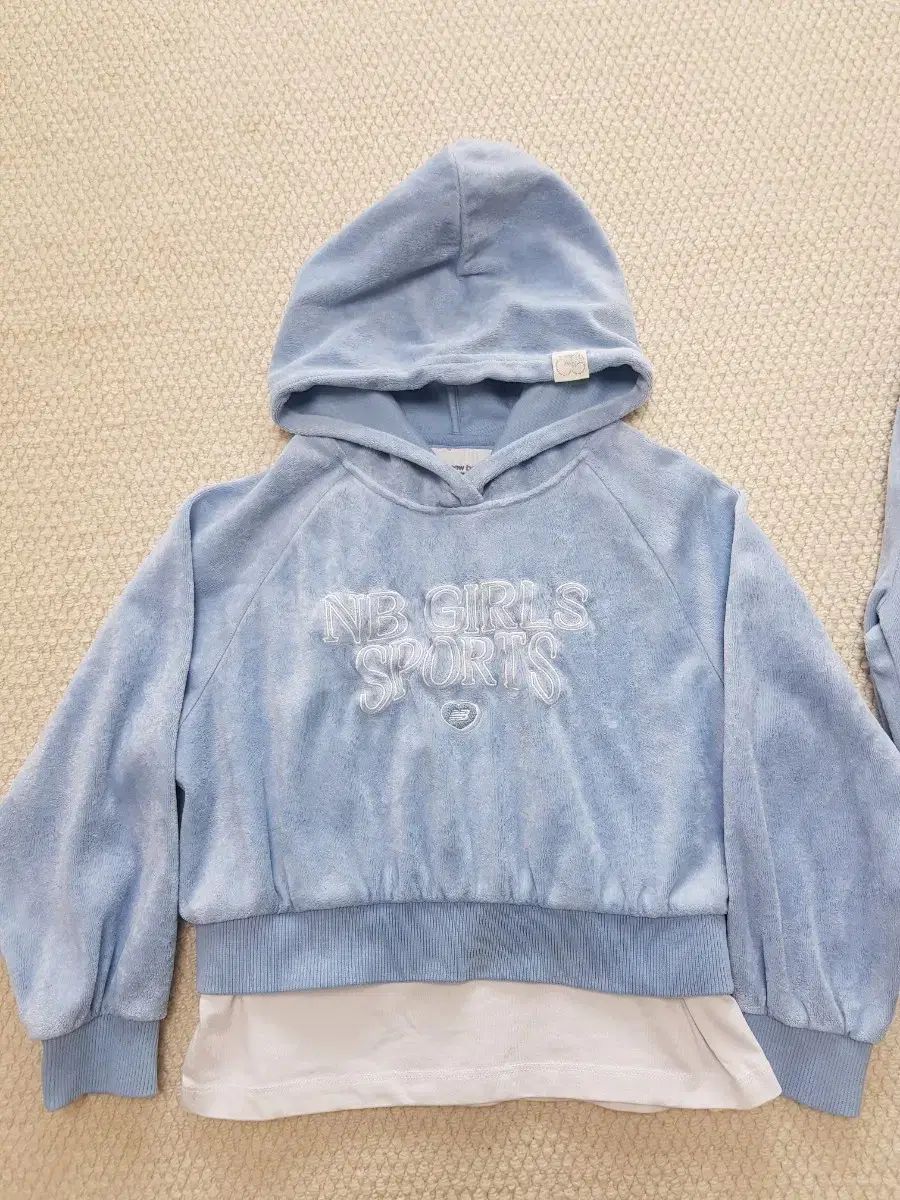 ニュー ンスキッズ ツアーベルベット 上下セット 130