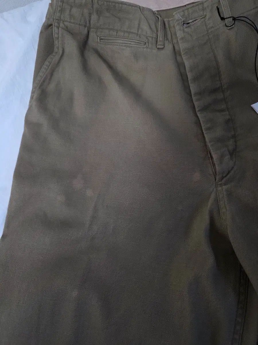 1 25 AW アプレッセ ヴィンテージ チノ ベージュ ロゴ入り チノパン 