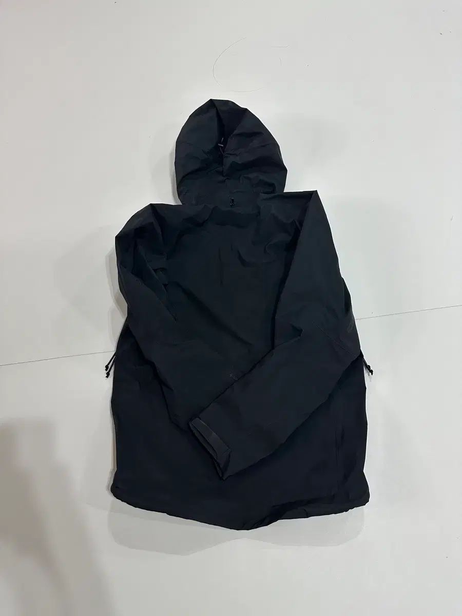 Mサイズ アークテリクス LEAF アルファ LT Gen 2.2 ブラック