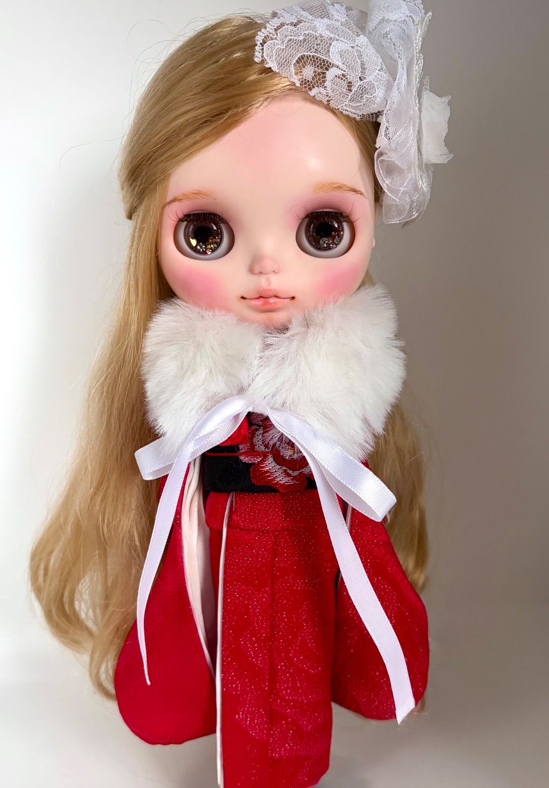 1 6ドールサイズ着物 正絹振袖 赤薔薇 とファーのショール