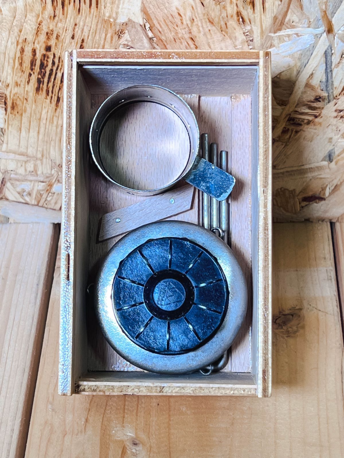 デッドストック】 チェコ軍アルコールバーナーセット PREMA 木箱入