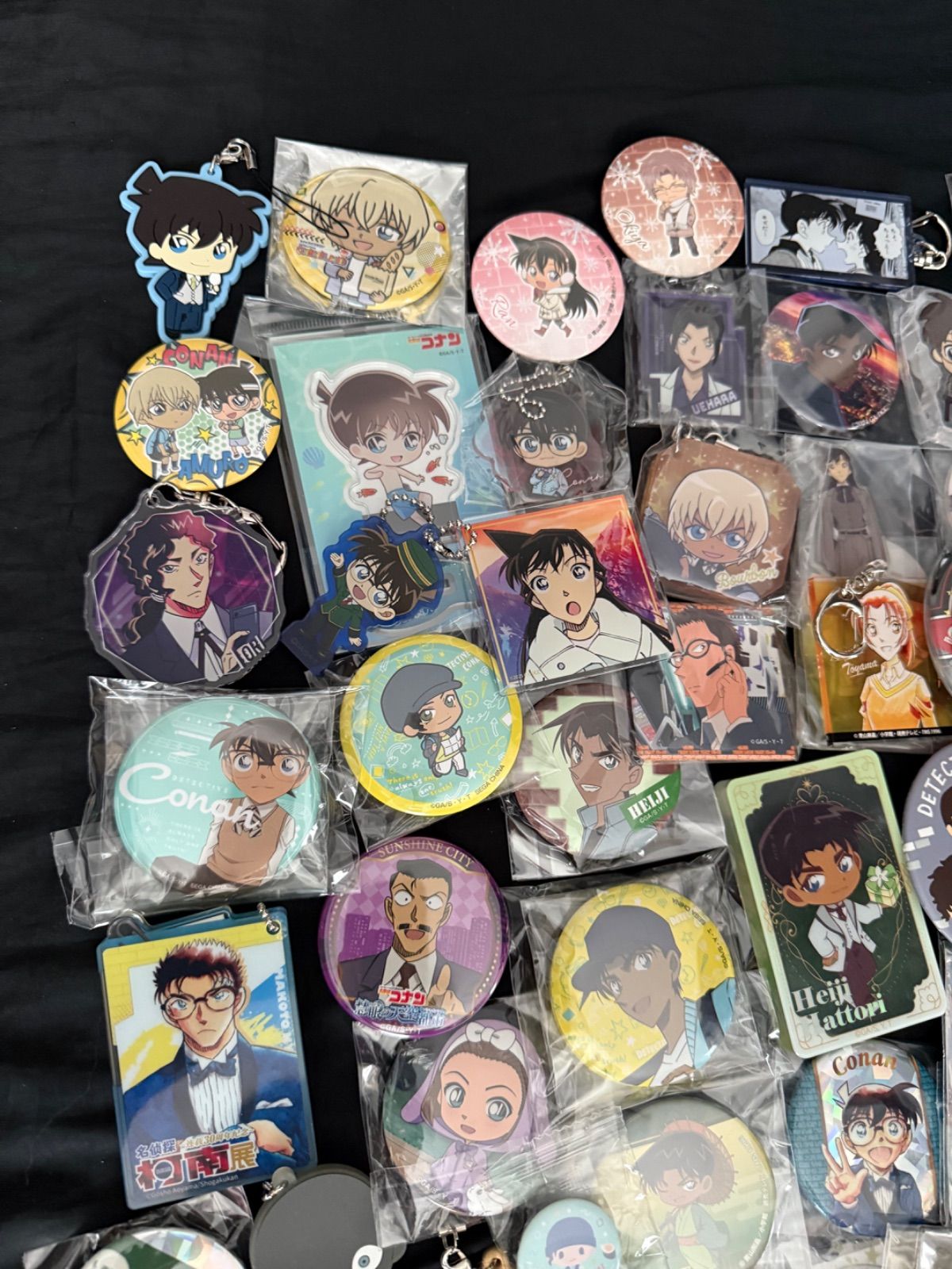 名探偵コナン 缶バッジ ラバーストラップ アクリルスタンド