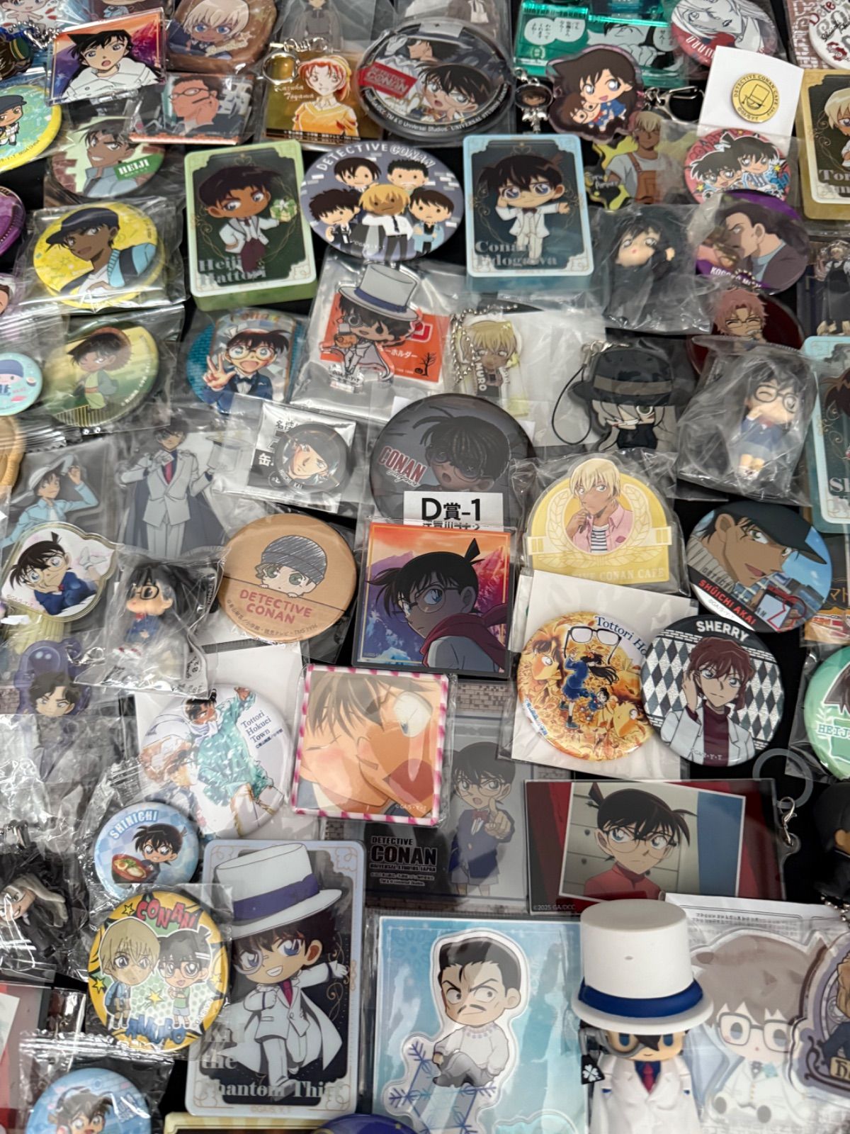 名探偵コナン 缶バッジ ラバーストラップ アクリルスタンド