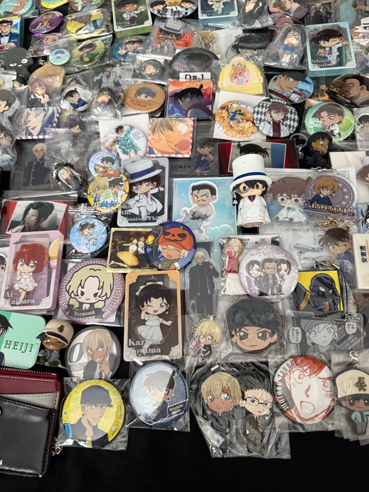 名探偵コナン 缶バッジ ラバーストラップ アクリルスタンド