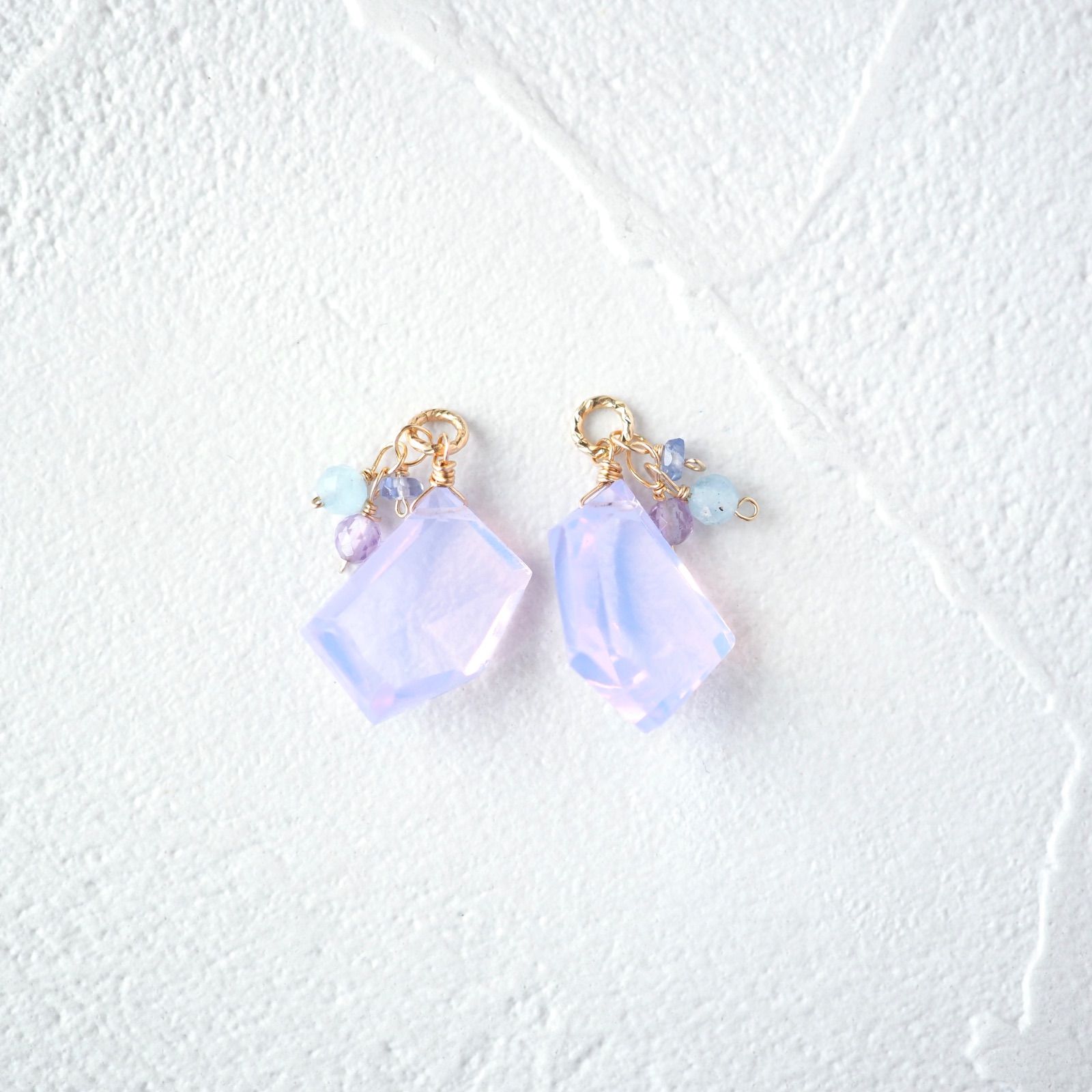 14kgf ラリマーxビアクォーツのしゃらチャーム.⋆⟡おぼんSALE中〜✧*。 ラベンダークォーツのピアス/イヤリングチャーム 14kgf - メルカリ