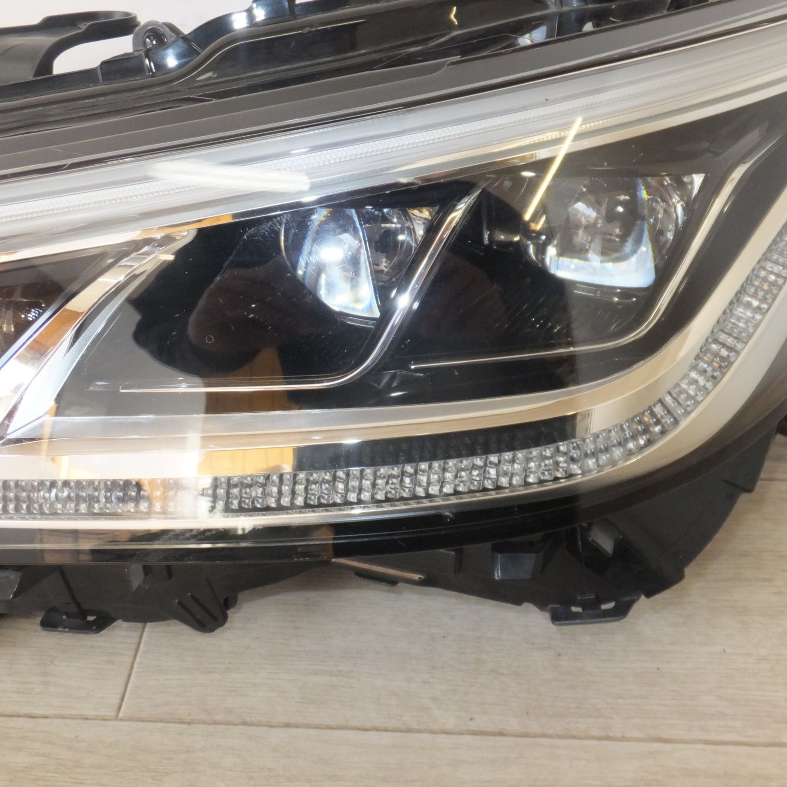 送料無料] 現状品☆トヨタ TOYOTA 純正 クラウン 220系 LED ヘッド