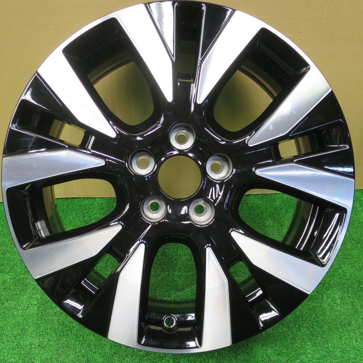 新車外し シトロエン ベルランゴ XTR ホイール 17インチ 17 7 J PCD 108 5 H ホ