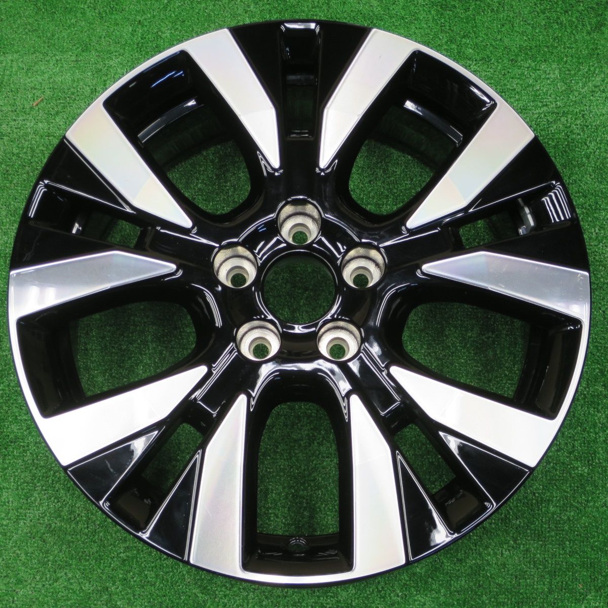  新車外し シトロエン ベルランゴ XTR ホイール 17インチ 17 7 J PCD 108 5 H ホ 17インチ ホイール