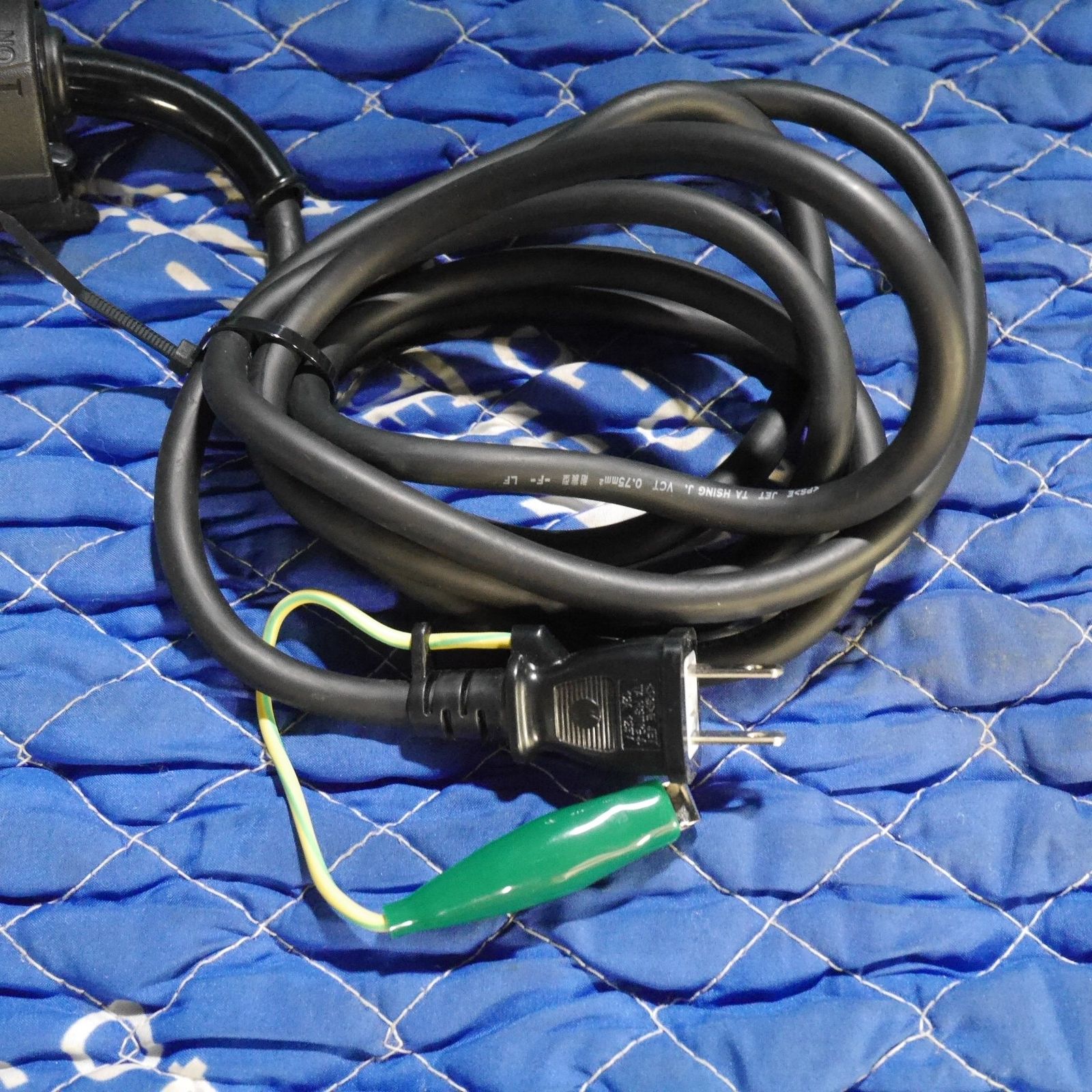  キレイ 付き 日立 100 mm 電気 ディスクグラインダ XS 2000 電動 工具 HITACHI V コード式 グラインダー 研磨機