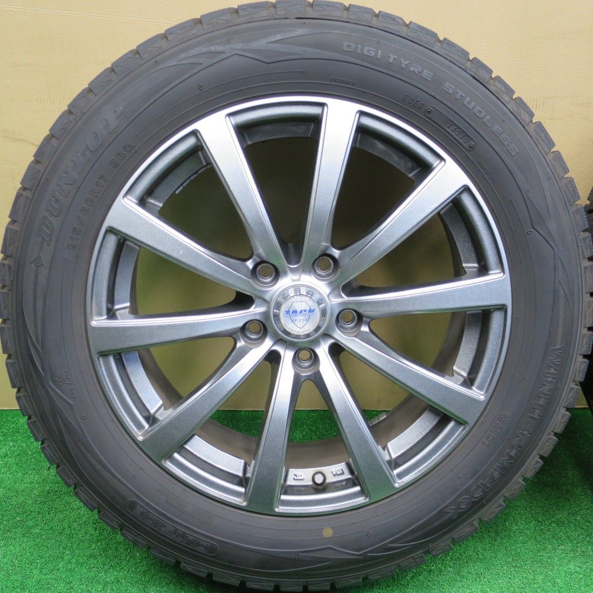 バリ溝 キレイ 9 5分以上 スタッドレス 215 60 R 17 ダンロップ ウインターマックス WM 01 ZACK JP 110 MONZA ザック モンツァ 17インチ PCD 114 3 5 H ス