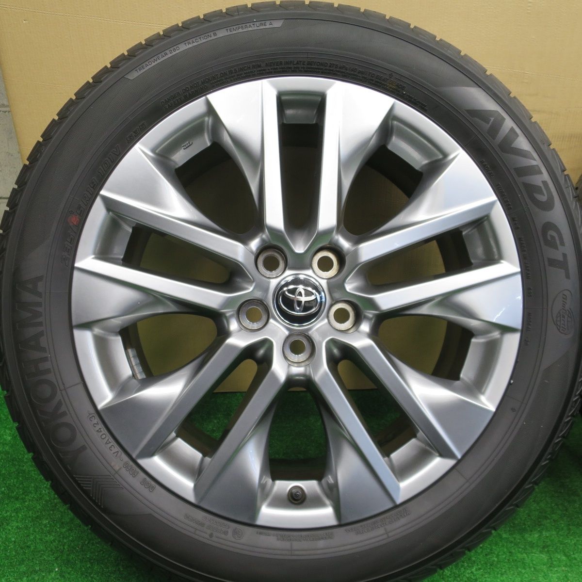 バリ溝 23年 キレイ 9 5分 トヨタ RAV 4 G Z パッケージ 235 55 R 19 ヨコハマ AVID GT 19インチ PCD 114 3 5 H ノ