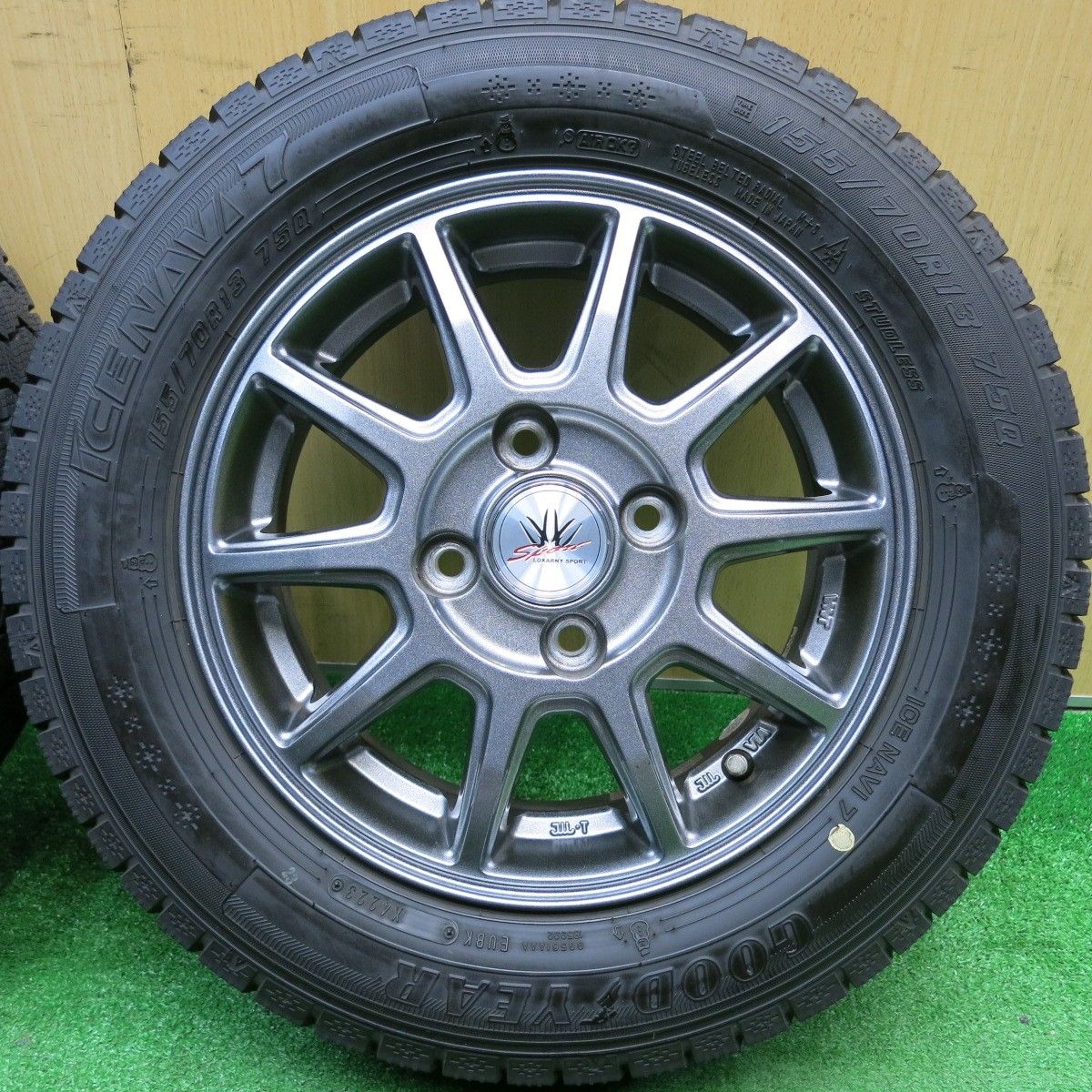 23年 キレイ LOXARNY SPORT 155 70 R 13 スタッドレス グッドイヤー アイスナビ7 ロクサーニ スポーツ 13インチ PCD 100 4 H ス