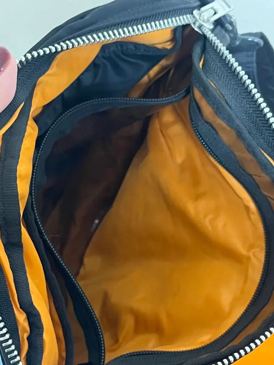 吉田ポーター タンカー ハーフムーンバッグ セットアップ オフィスカジュアル