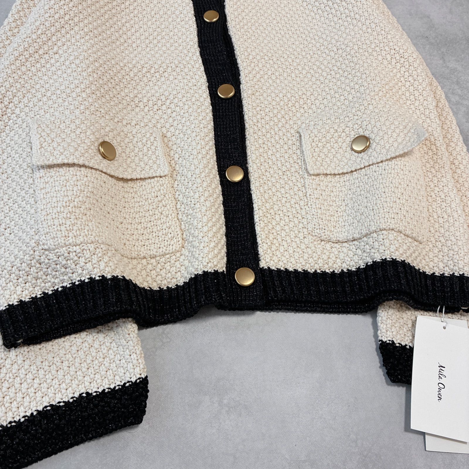 タグ付未使用 / 2024 / Mila Owen / フラップポケット付金釦 ニット