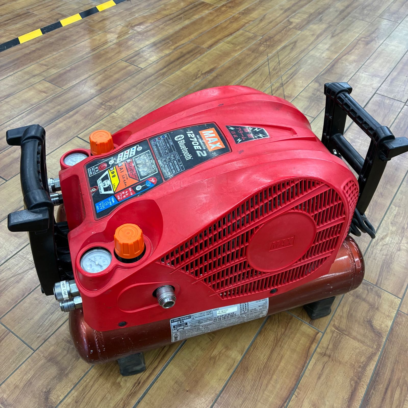 マックス MAX エアコンプレッサー AK- _レッド